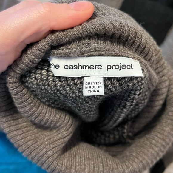 The cashmere Project plaid Shaw - Picture 2 of 7